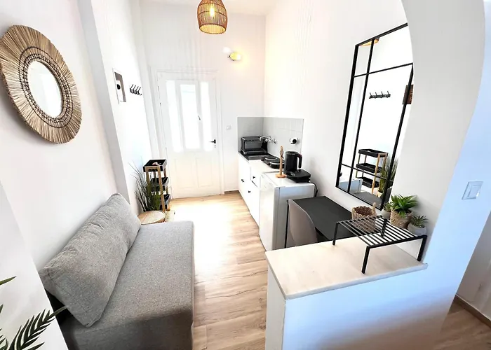 Aeolian Blu 6 * Páros